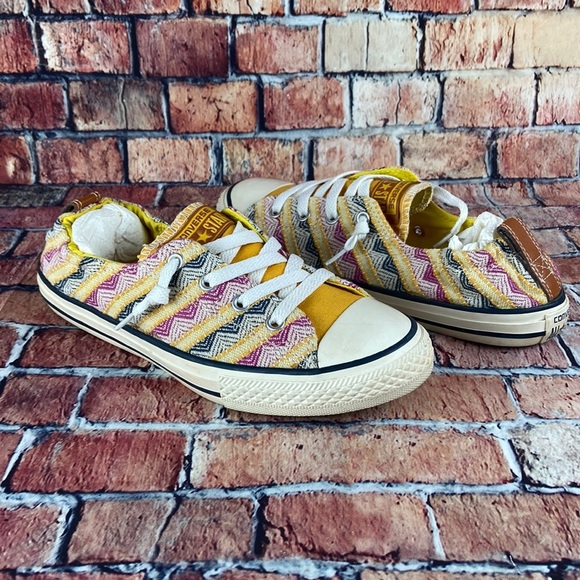 CONVERSE ALL-STAR CHUCK TAYLOR SCINCH BACK LOWTOPS, WOMANS SIZE 7 EUC - Picture 1 of 11